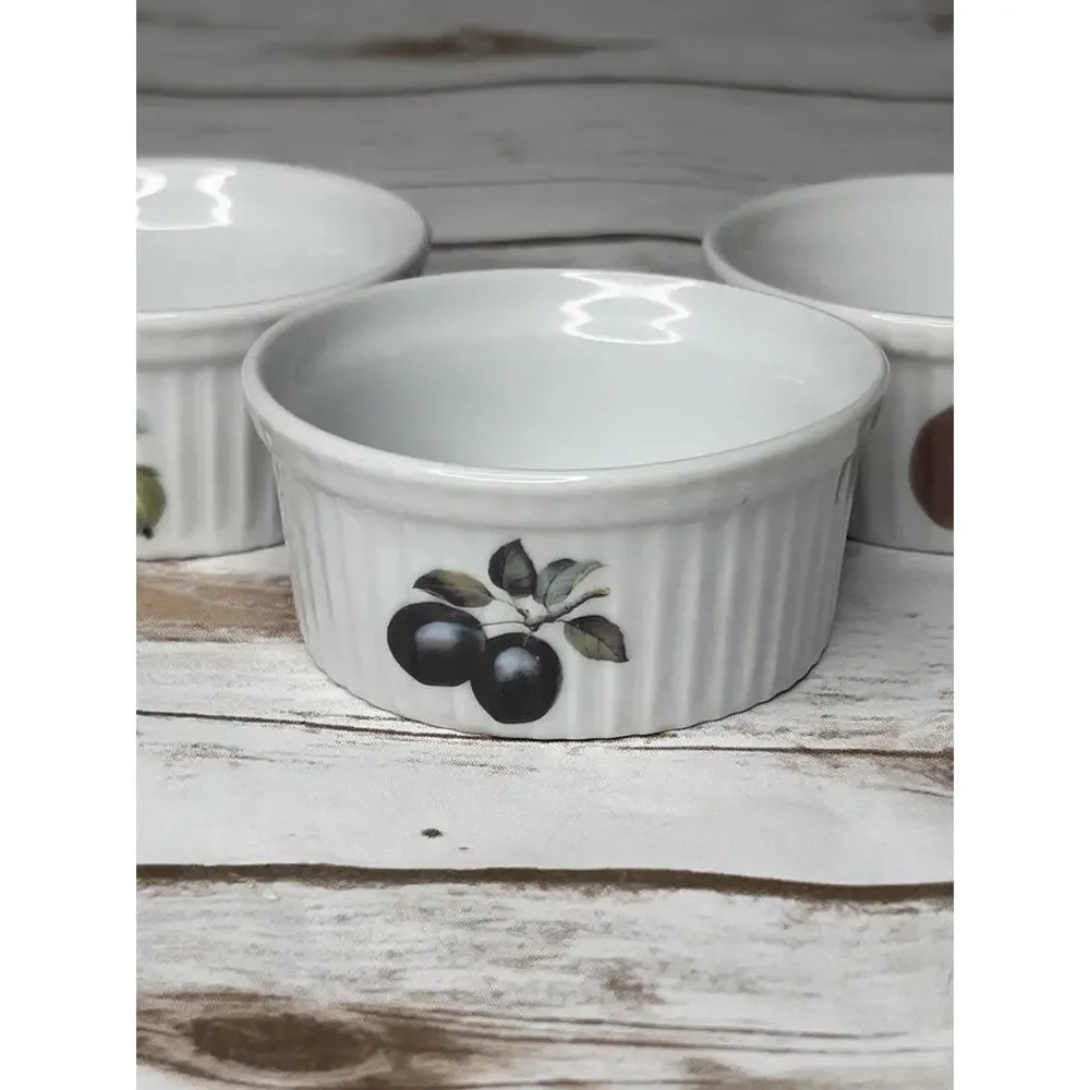 Cordon Bleu BIA Bakeware (4) White‎ w/Fruit Ceramic Ramekins